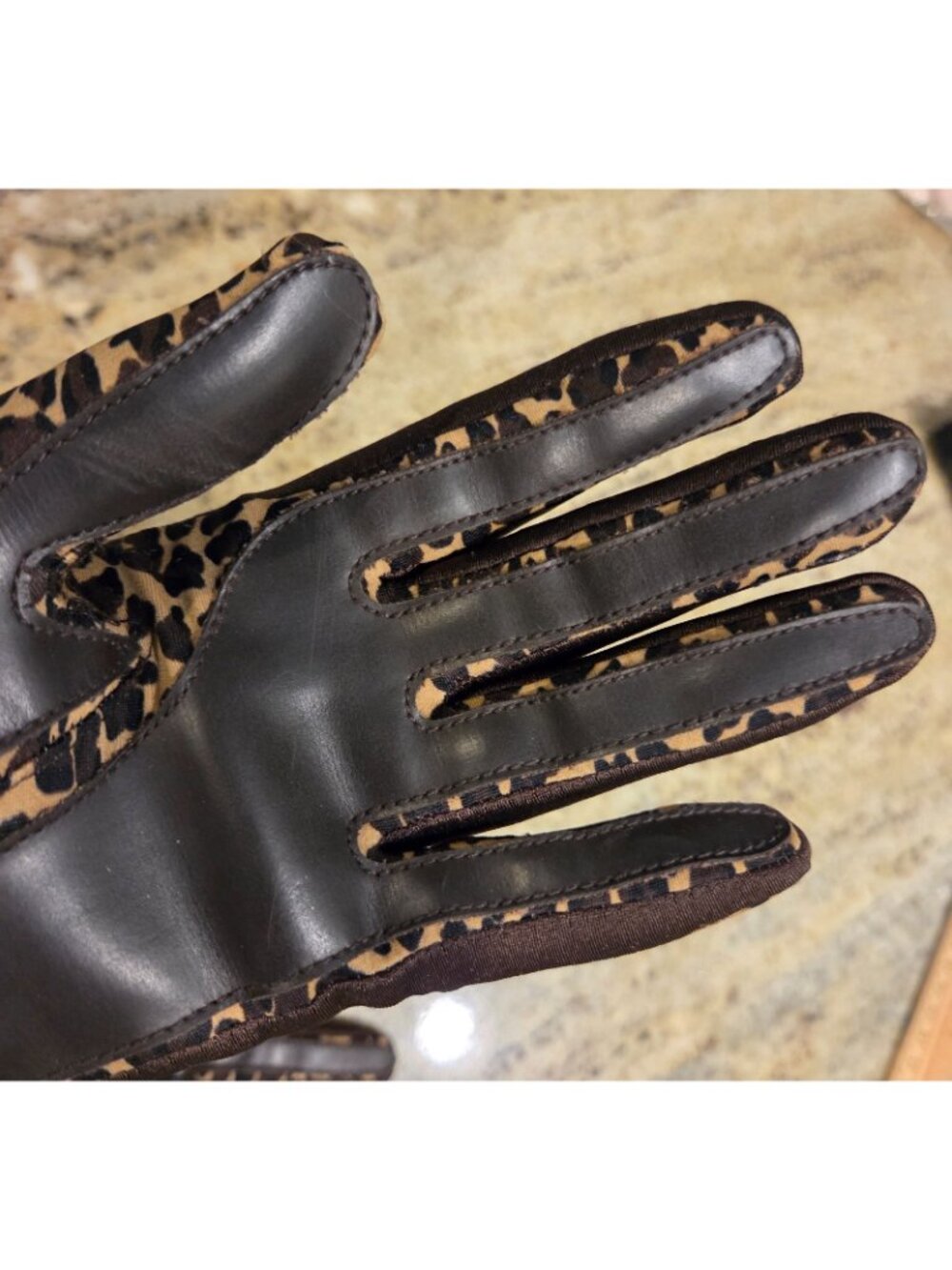 Isotoner Womens One Size Cheetah Leopard Animal Stretch Gloves Grip Palm - Picture 14 of 16